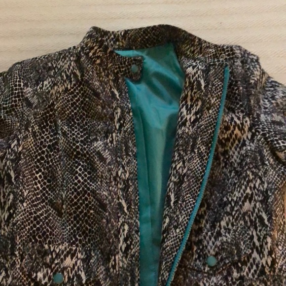 Gorgeous Black and White snakeskin print jacket. - Picture 3 of 3